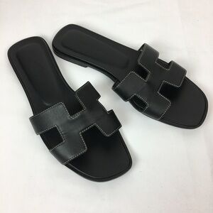 Hermes Oran Sandals Size 39 / Women’s 8.5